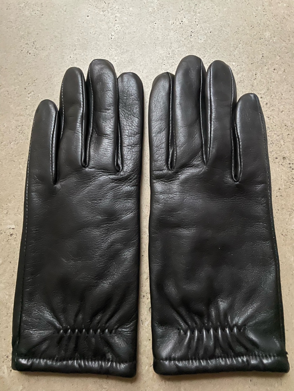 Classic Black Leather Women’s Gloves